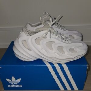 ADIDAS Originals Adifom Quake J Sneakers size US 6 In white